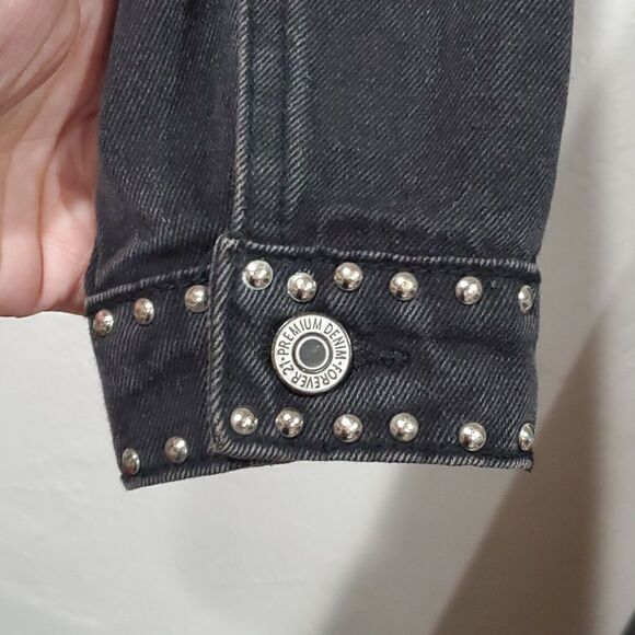Cropped Distressed & Studded Black Jean Jacket Size XS Oversized - Picture 10 of 16